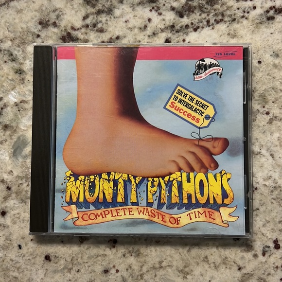 Monty Python collectible CD-Rom Set with Booklet - Picture 2 of 12